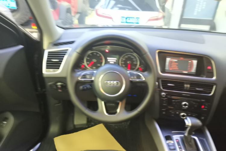 Used Audi Q5 2013 40 TFSI Ambition Steering Wheel