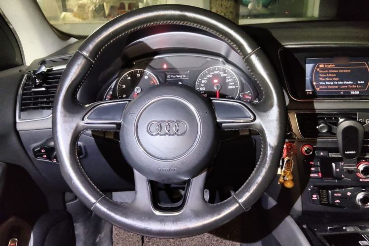 Used Audi Q5 2013 40 TFSI Ambition Steering Wheel