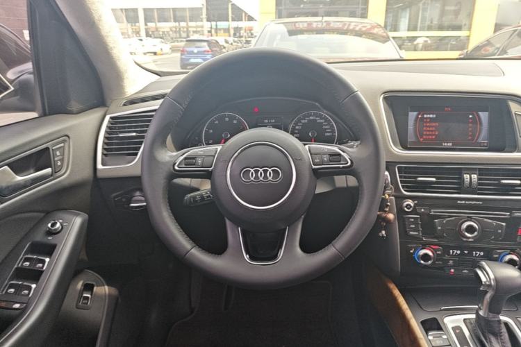 Used Audi Q5 2013 40 TFSI Technology Edition Steering Wheel