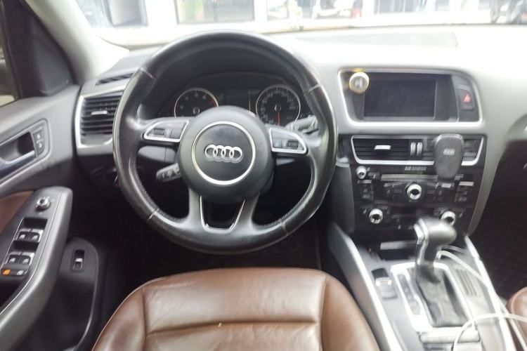 Used Audi Q5 2013 40 TFSI Technology Edition Steering Wheel