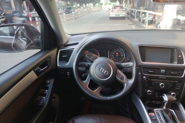 Used Audi Q5 2013 40 TFSI Technology Edition Steering Wheel