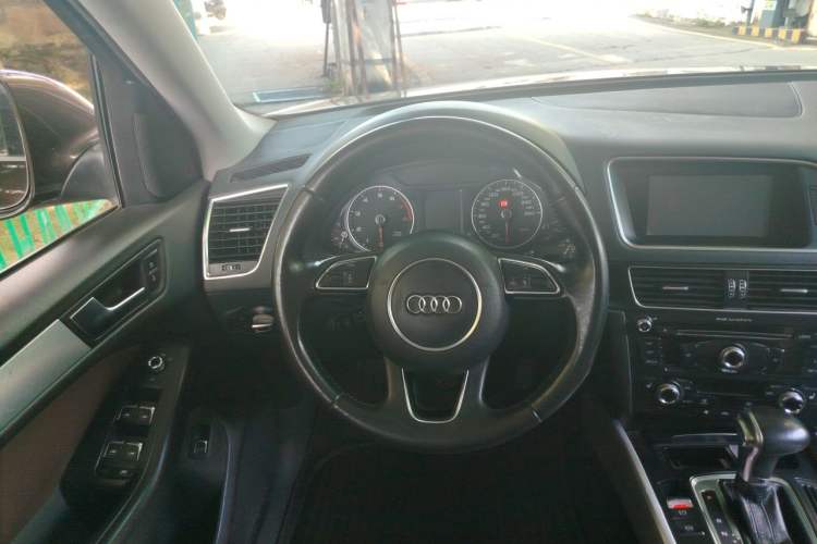 Used Audi Q5 2013 40 TFSI Technology Edition Steering Wheel