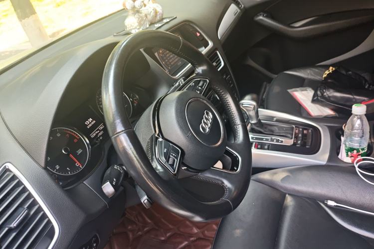 Used Audi Q5 2013 40 TFSI Technology Edition Steering Wheel