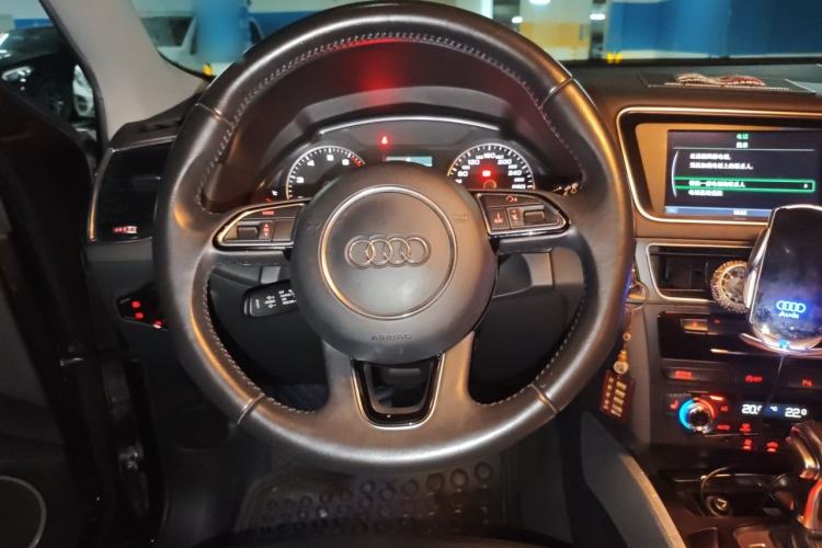 Used Audi Q5 2013 45 TFSI quattro Sport Edition Steering Wheel