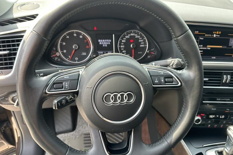 Used Audi Q5 2013 40 TFSI Comfort Edition Steering Wheel