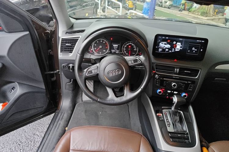Used Audi Q5 2013 40 TFSI Ambition Steering Wheel