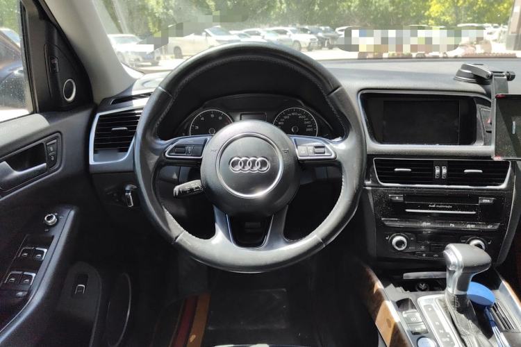 Used Audi Q5 2013 40 TFSI Luxury Model Steering Wheel