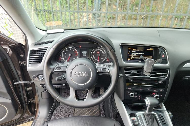 Used Audi Q5 2013 45 TFSI quattro Sport Edition Steering Wheel