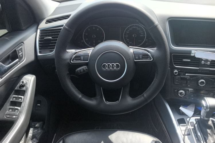 Used Audi Q5 2013 40 TFSI Technology Edition Steering Wheel