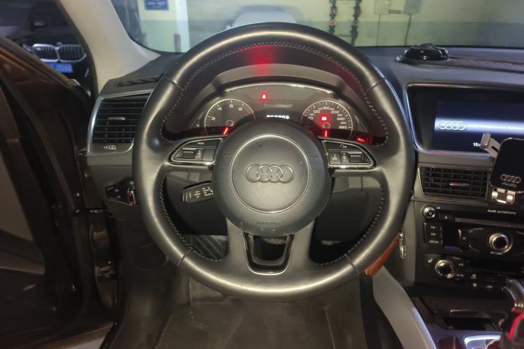 Used Audi Q5 2013 40 TFSI Technology Edition Steering Wheel