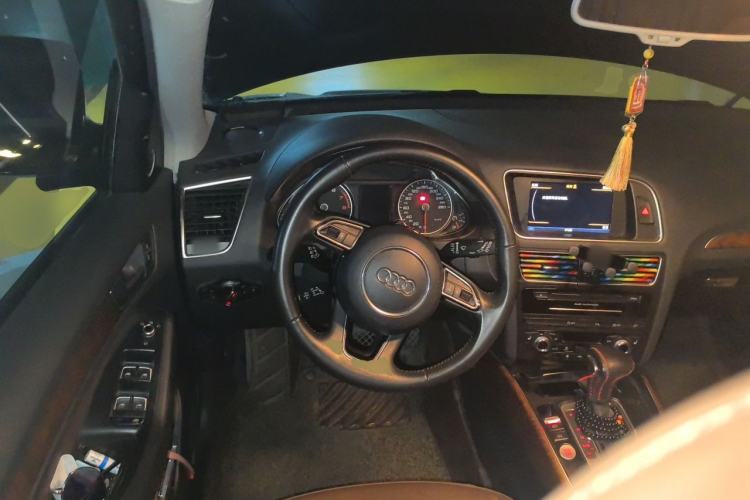 Used Audi Q5 2013 40 TFSI Comfort Edition Steering Wheel