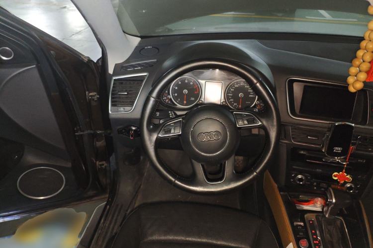 Used Audi Q5 2013 40 TFSI Technology Edition Steering Wheel