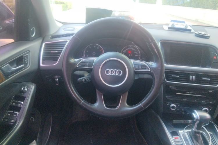 Used Audi Q5 2013 40 TFSI Comfort Edition Steering Wheel