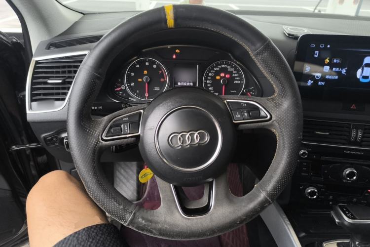 Used Audi Q5 2013 40 TFSI Technology Edition Steering Wheel