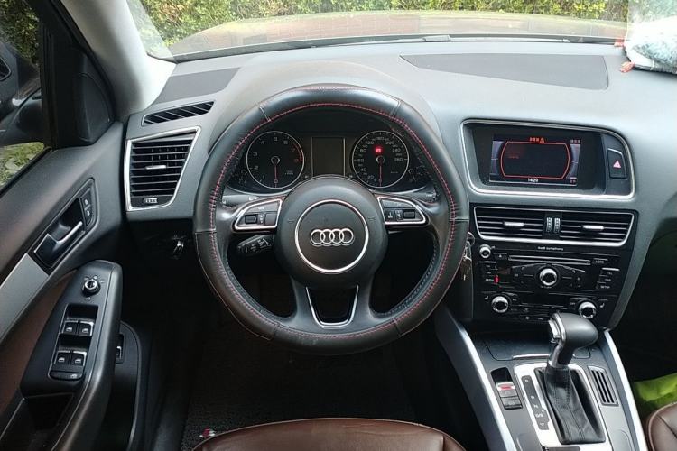 Used Audi Q5 2013 40 TFSI Technology Edition Steering Wheel