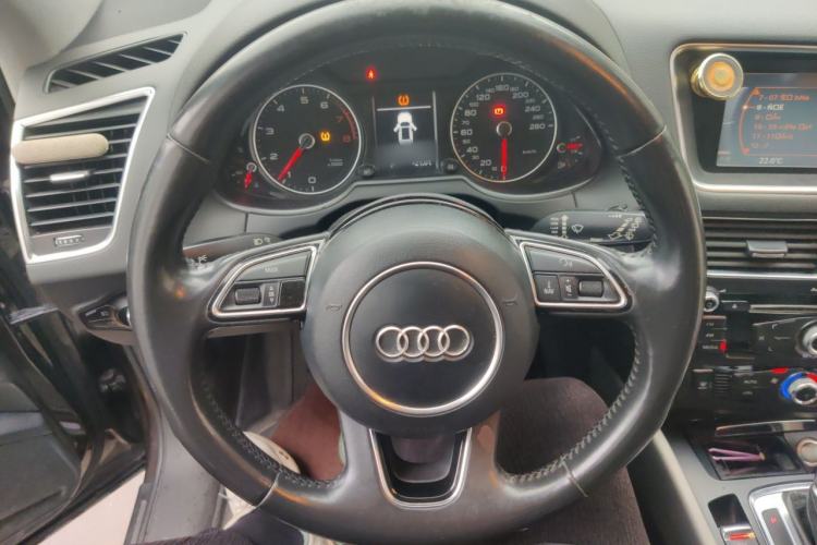 Used Audi Q5 2013 40 TFSI Technology Edition Steering Wheel