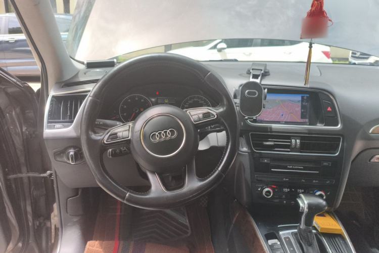Used Audi Q5 2013 40 TFSI Comfort Edition Steering Wheel