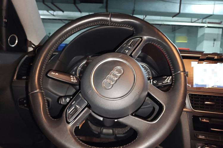 Used Audi Q5 2013 45 TFSI quattro Sport Edition Steering Wheel