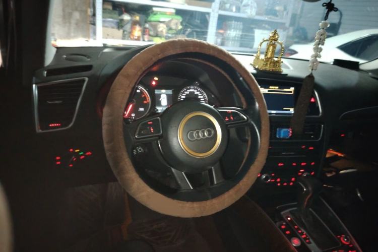 Used Audi Q5 2013 40 TFSI Comfort Edition Steering Wheel