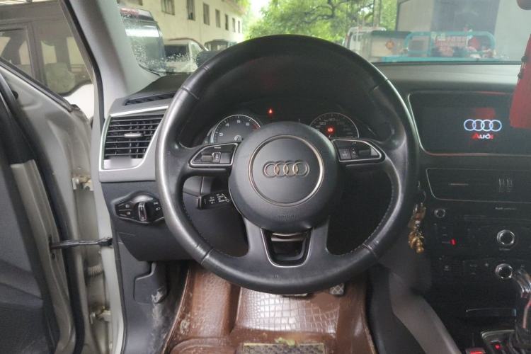 Used Audi Q5 2013 40 TFSI Ambition Steering Wheel