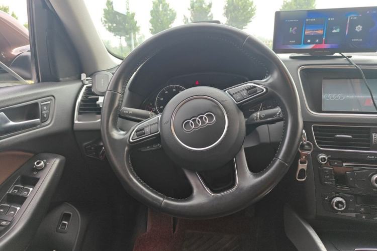Used Audi Q5 2013 40 TFSI Technology Edition Steering Wheel