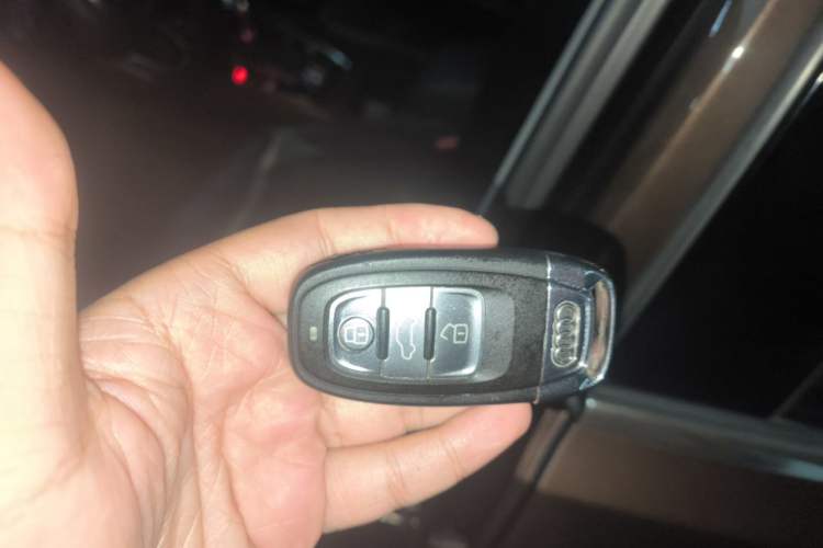 Used Audi Q5 2013 40 TFSI Comfort Edition Vehicle Key