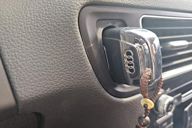 Used Audi Q5 2013 40 TFSI Technology Edition Vehicle Key