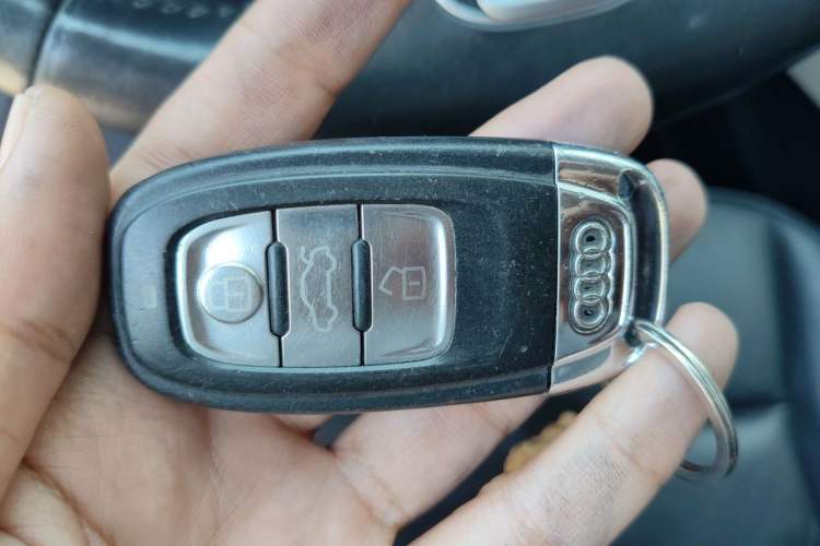 Used Audi Q5 2013 40 TFSI Technology Edition Vehicle Key