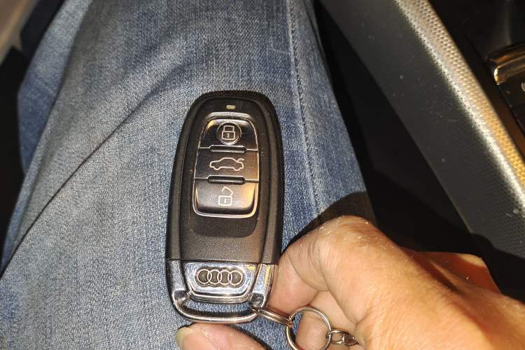 Used Audi Q5 2013 40 TFSI Technology Edition Vehicle Key