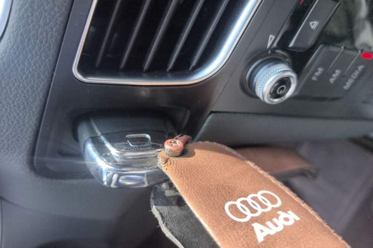 Used Audi Q5 2013 40 TFSI Technology Edition Vehicle Key
