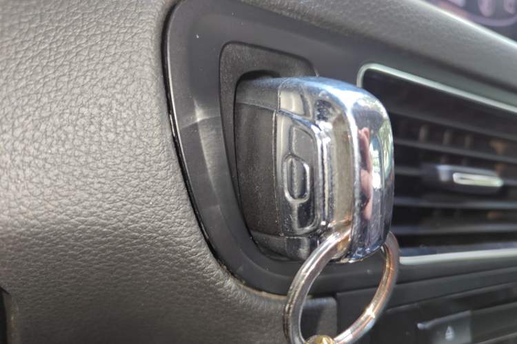 Used Audi Q5 2013 40 TFSI Comfort Edition Vehicle Key