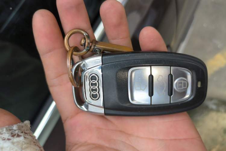 Used Audi Q5 2013 40 TFSI Comfort Edition Vehicle Key