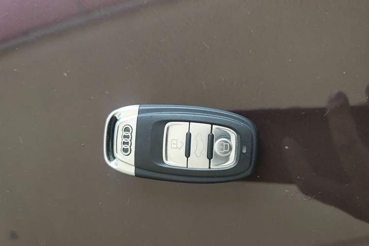 Used Audi Q5 2013 40 TFSI Comfort Edition Vehicle Key