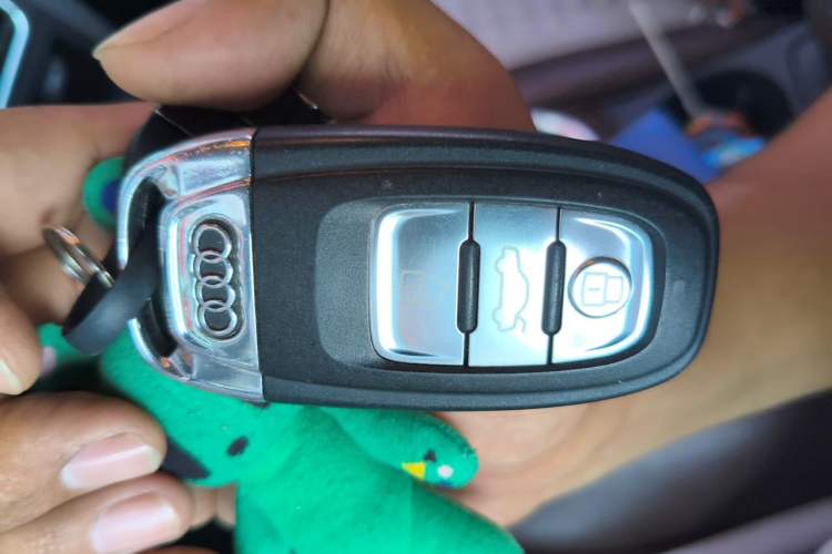 Used Audi Q5 2013 40 TFSI Comfort Edition Vehicle Key