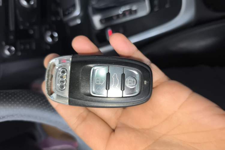 Used Audi Q5 2013 40 TFSI Technology Edition Vehicle Key