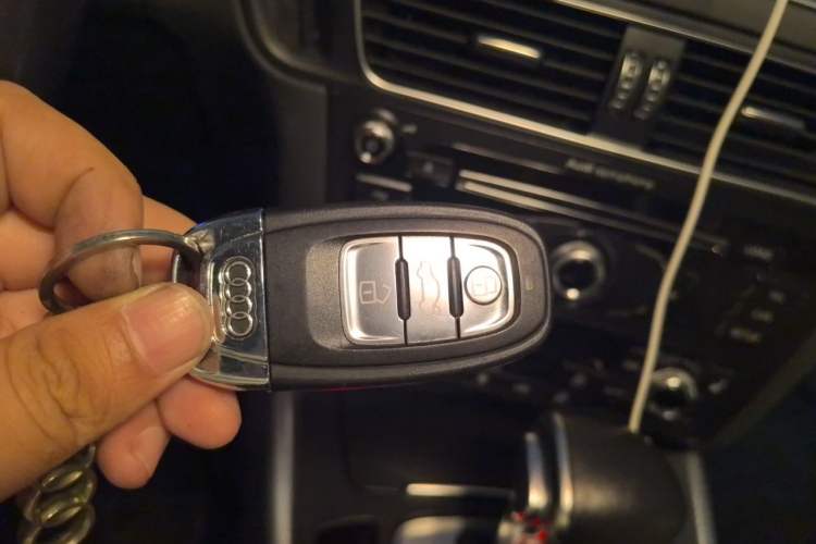 Used Audi Q5 2013 40 TFSI Technology Edition Vehicle Key
