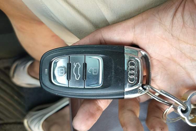 Used Audi Q5 2013 40 TFSI Technology Edition Vehicle Key