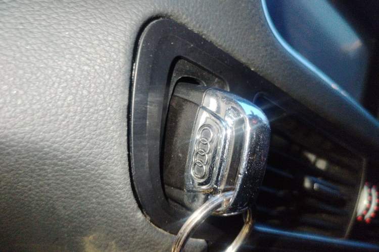 Used Audi Q5 2013 40 TFSI Technology Edition Vehicle Key