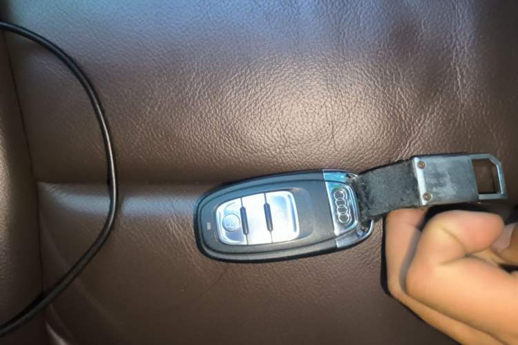 Used Audi Q5 2013 40 TFSI Comfort Edition Vehicle Key