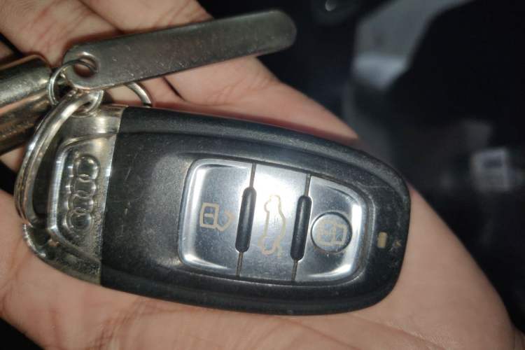 Used Audi Q5 2013 40 TFSI Technology Edition Vehicle Key