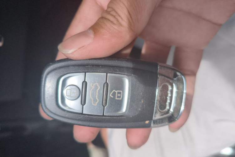 Used Audi Q5 2013 40 TFSI Comfort Edition Vehicle Key