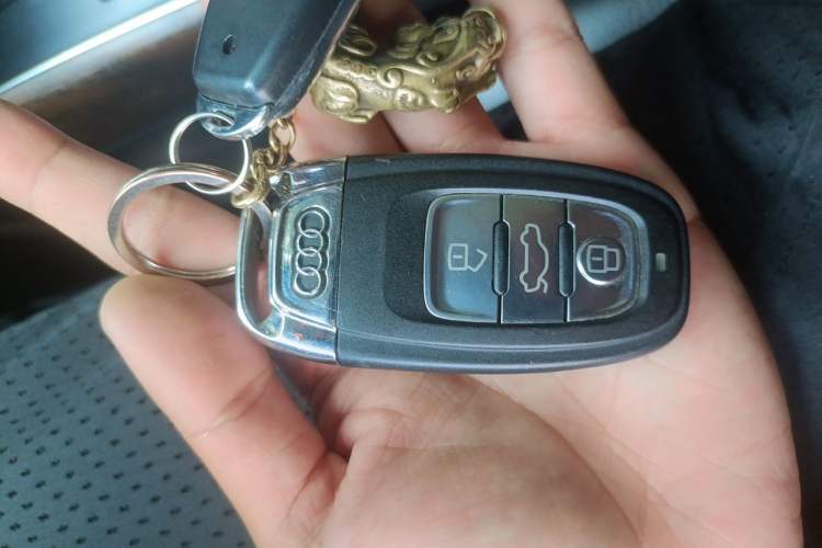 Used Audi Q5 2013 40 TFSI Comfort Edition Vehicle Key