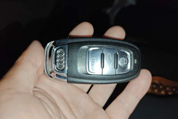 Used Audi Q5 2013 45 TFSI quattro Sport Edition Vehicle Key