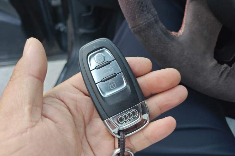 Used Audi Q5 2013 40 TFSI Technology Edition Vehicle Key