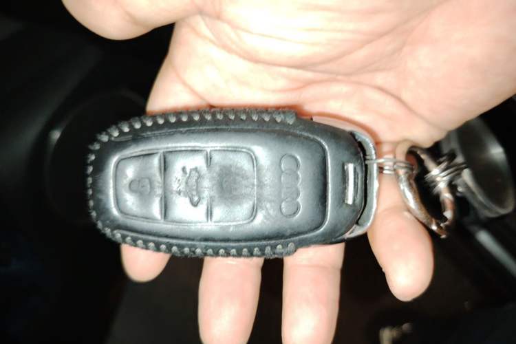 Used Audi Q5 2013 40 TFSI Comfort Edition Vehicle Key