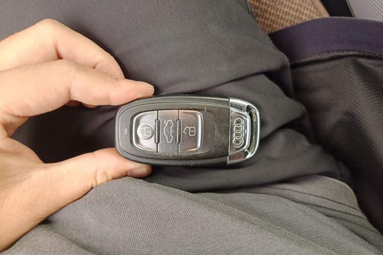 Used Audi Q5 2013 40 TFSI Technology Edition Vehicle Key