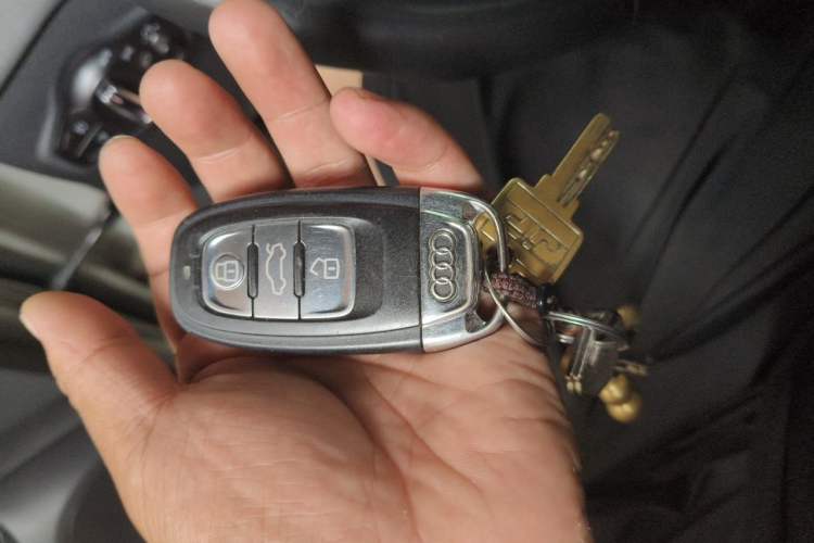Used Audi Q5 2013 40 TFSI Ambition Vehicle Key