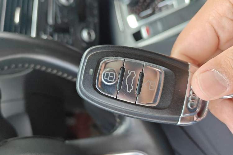 Used Audi Q5 2013 40 TFSI Technology Edition Vehicle Key