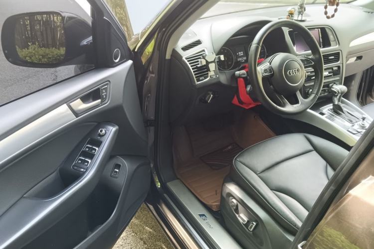 Used Audi Q5 2013 40 TFSI Technology Edition Driver Seat