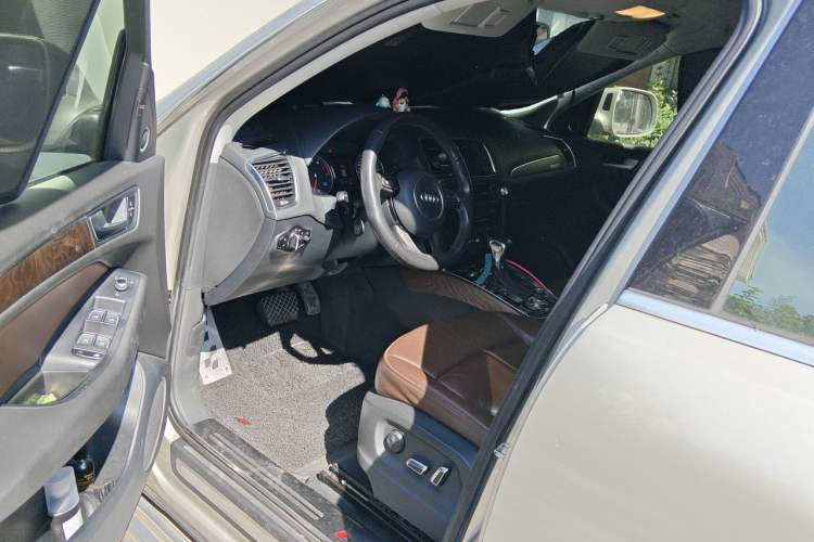 Used Audi Q5 2013 40 TFSI Comfort Edition Driver Seat